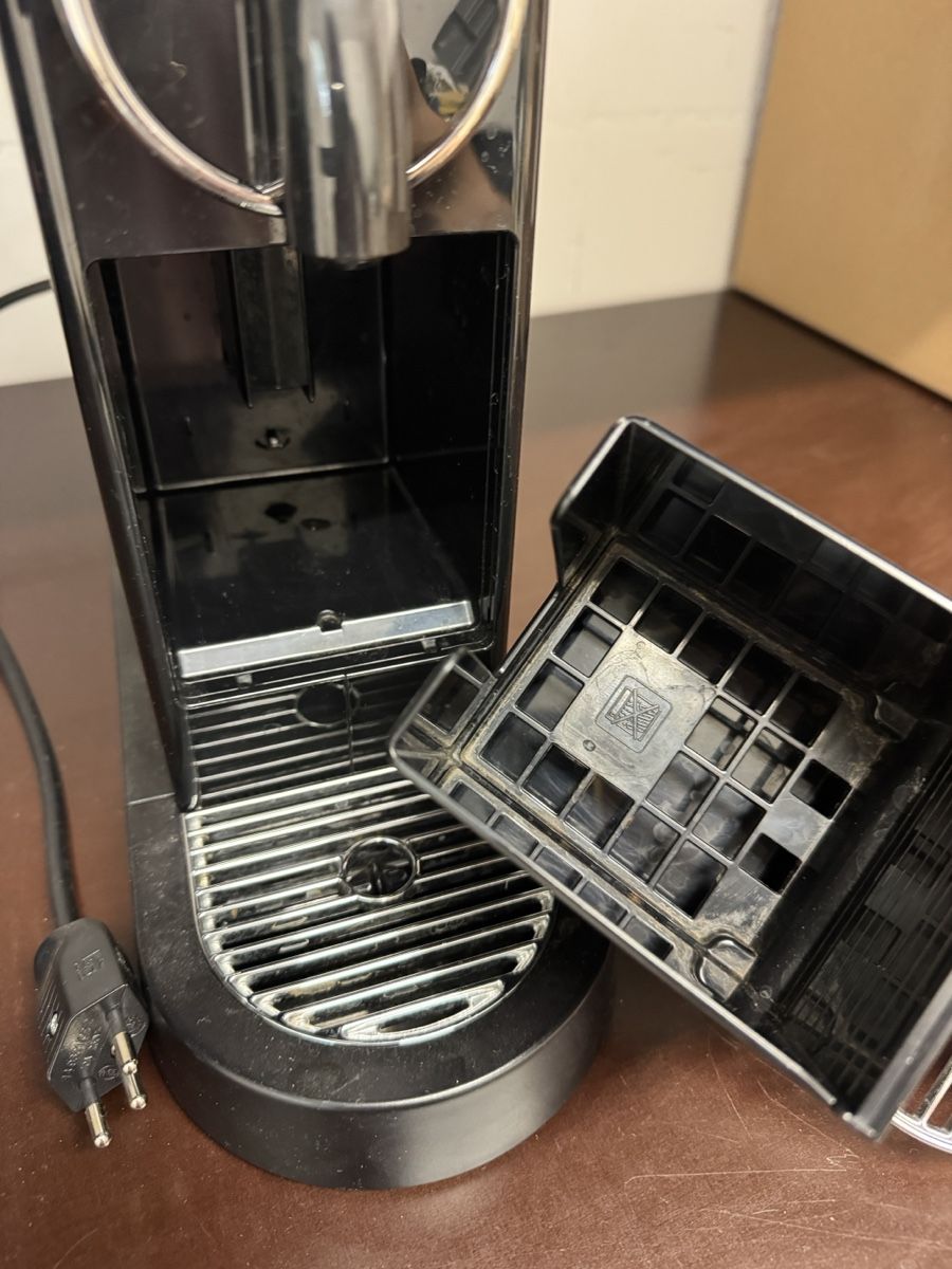 Nespresso Kaffeemaschinen & Espressomaschinen: Nespresso Coffee Machine  – Gebraucht aus Jonen von chrispluess