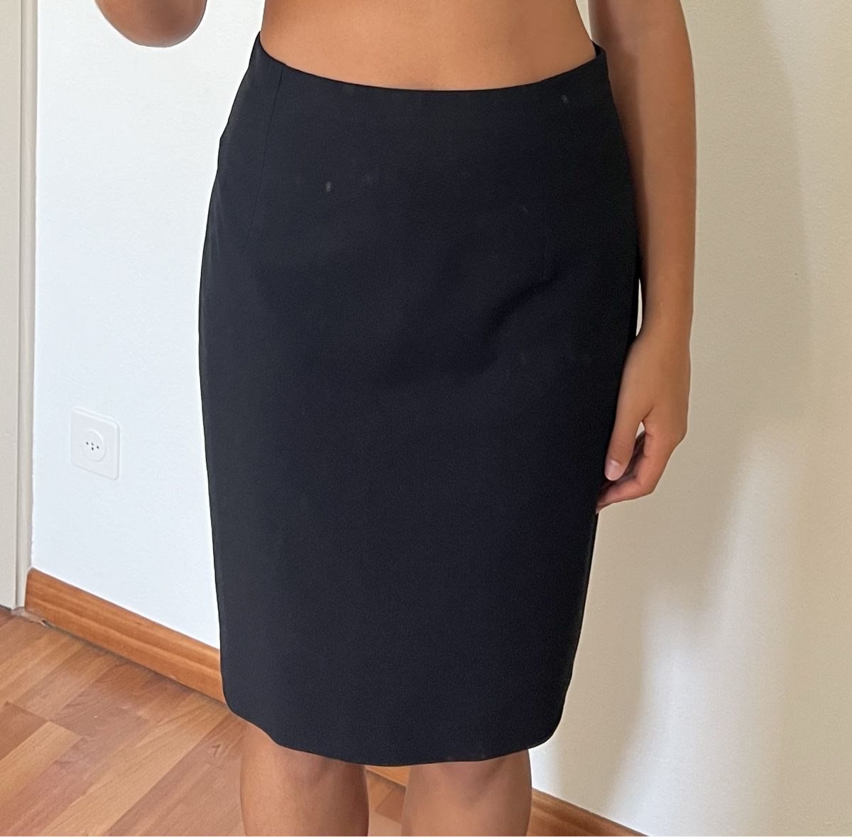 Gonne: Gonna nera classica - Perfetta per l'autunno! – Nuovo (secondo la descrizione) da Balerna venduto da lillisfashion