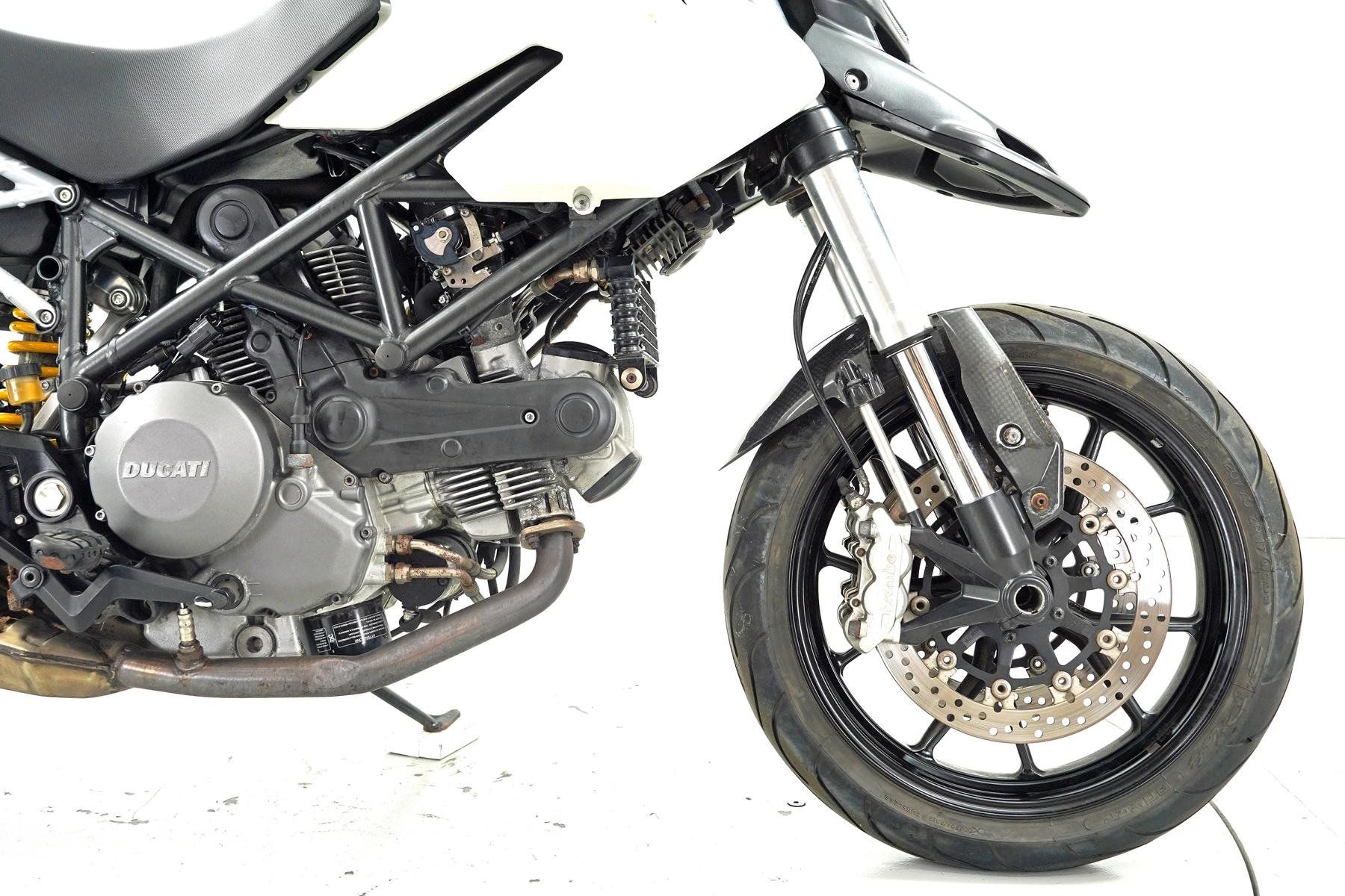 Ducati Strasse: Ducati Hypermotard 796 – Gebraucht aus Winterthur von MCW 4