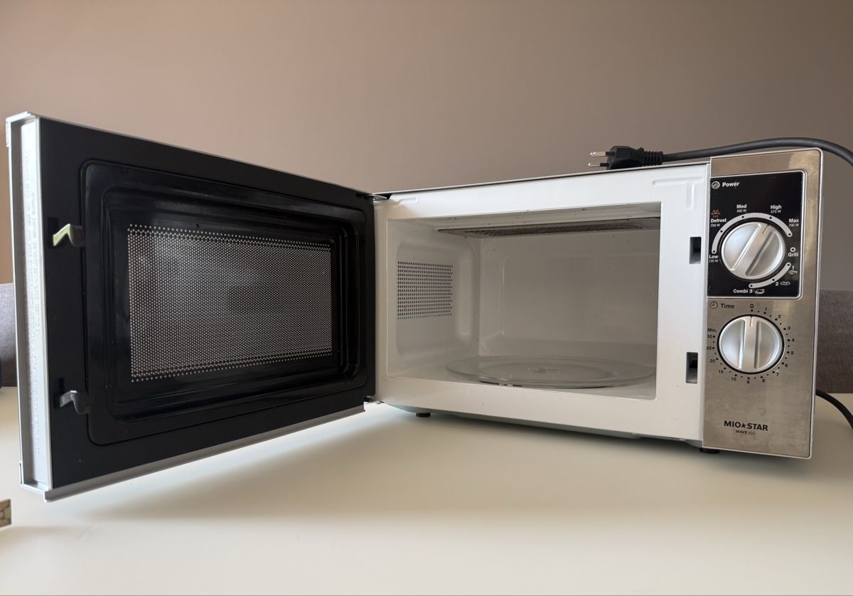Mio Star Appareils de cuisine: MIKROWELLE Mio-Star Wave 100 mit Grill – D'occasion à Biel/Bienne par Schnuffi27 3