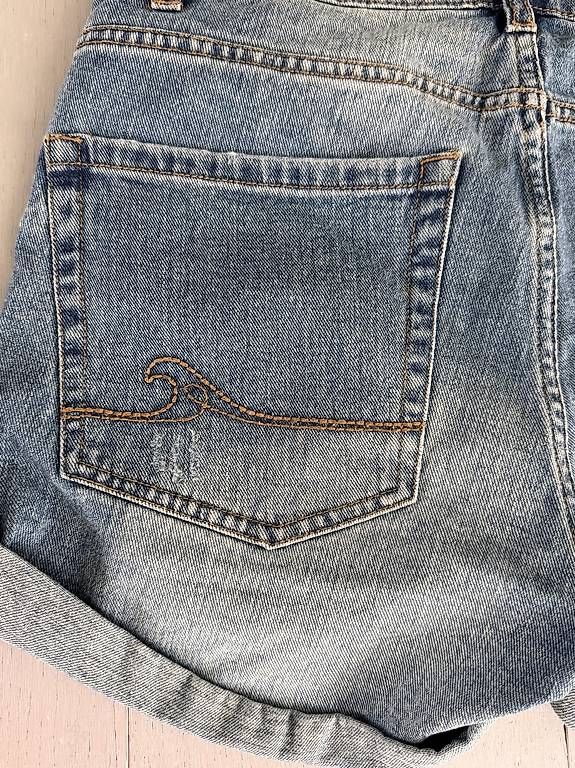 Jeans: Romy Jeans Shorts Grösse 26 – Usato da Kilchberg ZH venduto da sporty_alex 3