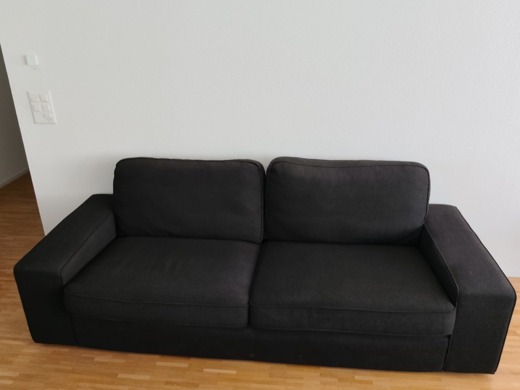 Ikea Divani: Canapé noir 220*90 – Usato da Fribourg venduto da Trefle-1700