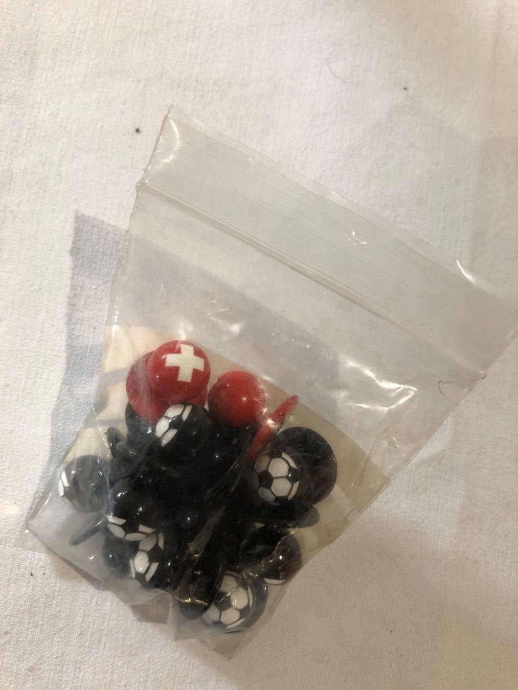 Küchengeräte: 14er Satz Steckknöpfe Schweizer Nati Mix – Neu und originalverpackt aus Gossau SG von Sombat 2