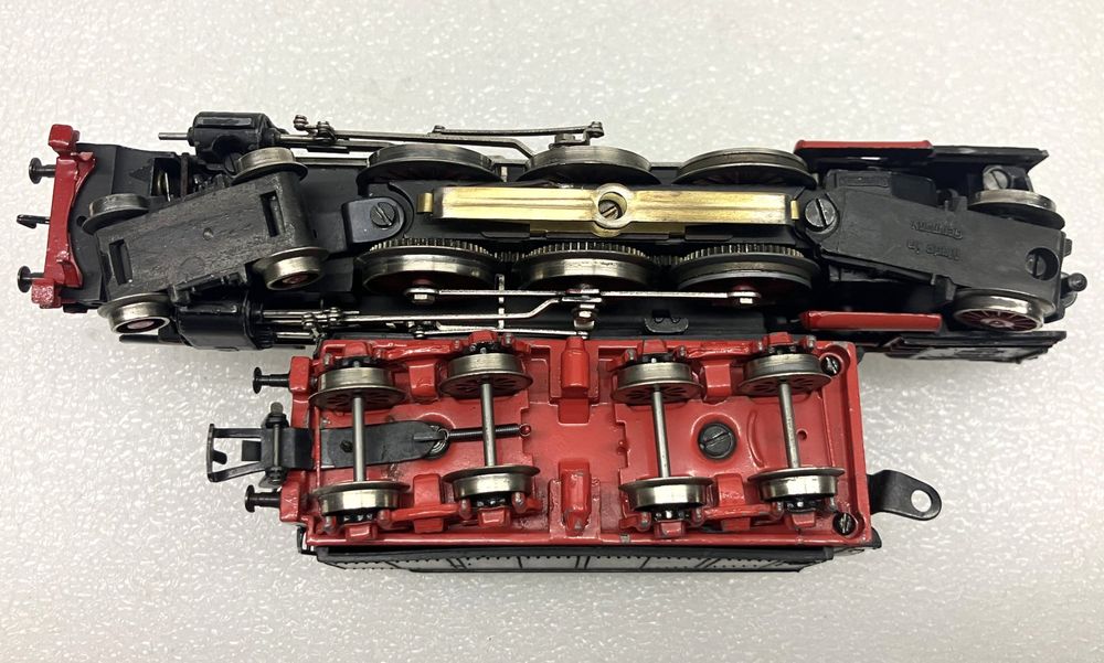 Märklin Modelleisenbahnen: märklin 3008 F 800 H0~ Dampflok mit Tender 01 097 Guss – Gebraucht aus Thun von retoolinoo 8