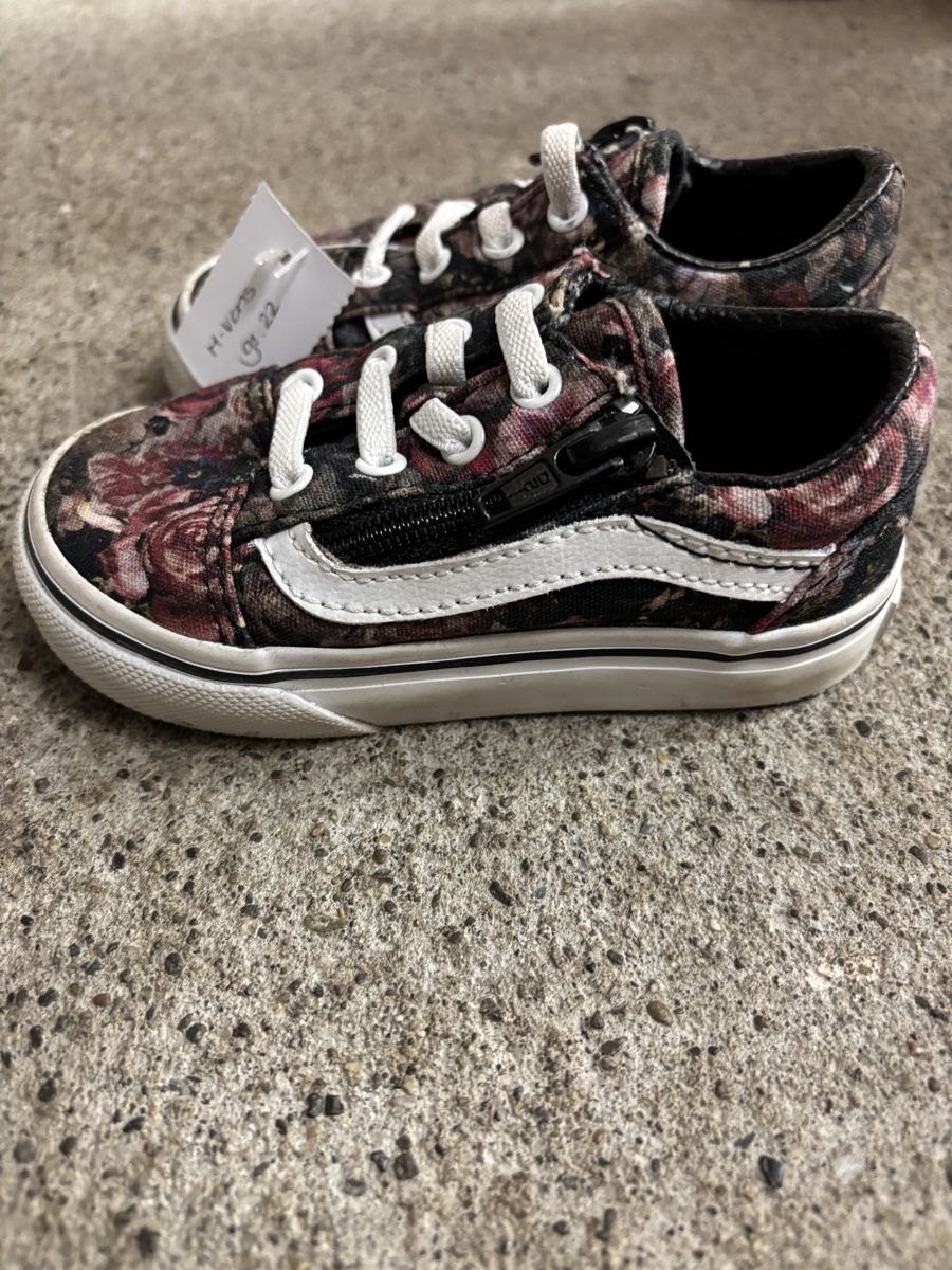 Vans Scarpe per ragazze: Vans Grösse 22, Floral mit Reissverschluss – Usato da Büren an der Aare venduto da Nikito2001