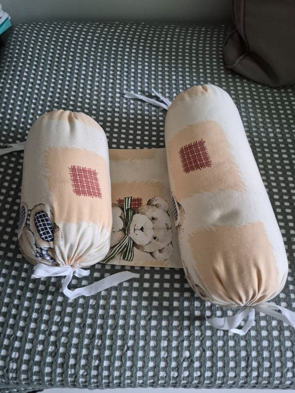Kissen: Anti-roll side pillows – Gebraucht aus Zürich von zhe_mc8j