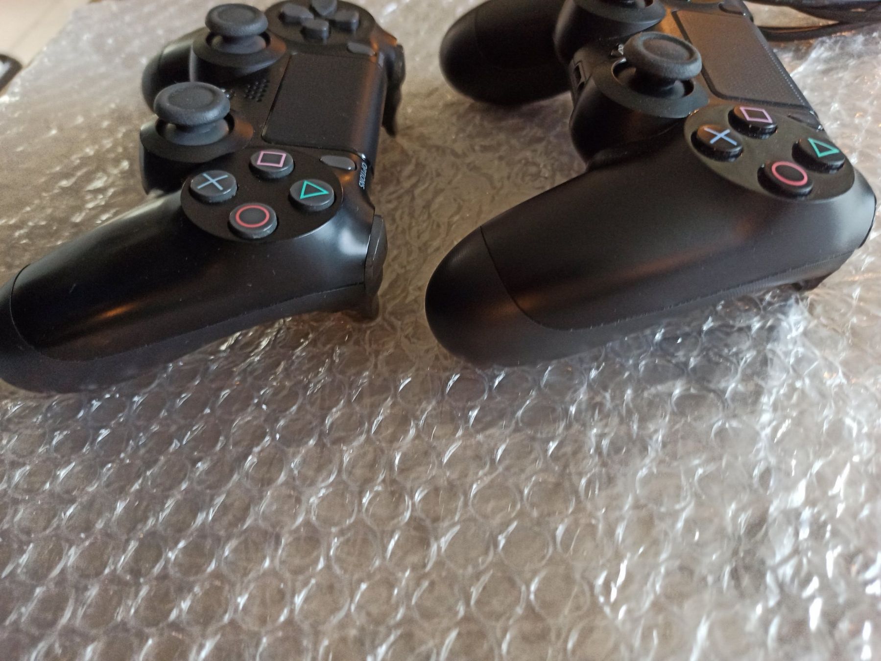 Controller: 2 x Original Controller Sony PS4 Wireless DualShock 4 V1/ V2 – Usato da Oberweningen venduto da mar_87mx 3