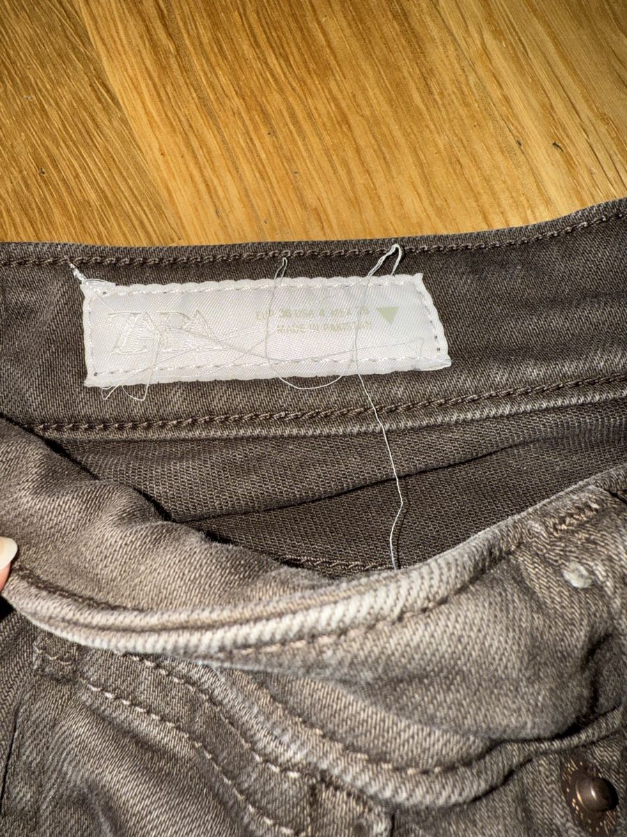 Zara Jeans: Jeans Zara – Usato da Zürich venduto da sabrina.gonc 1