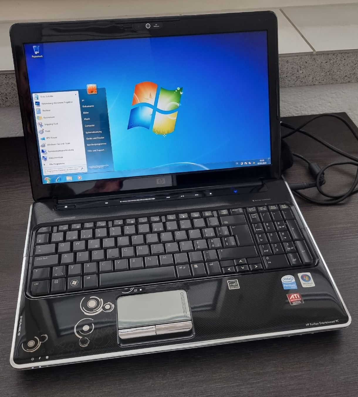 Hewlett Packard Notebooks: HP Pavilion Entertainment PC – Gebraucht aus Emmenbruecke von  2