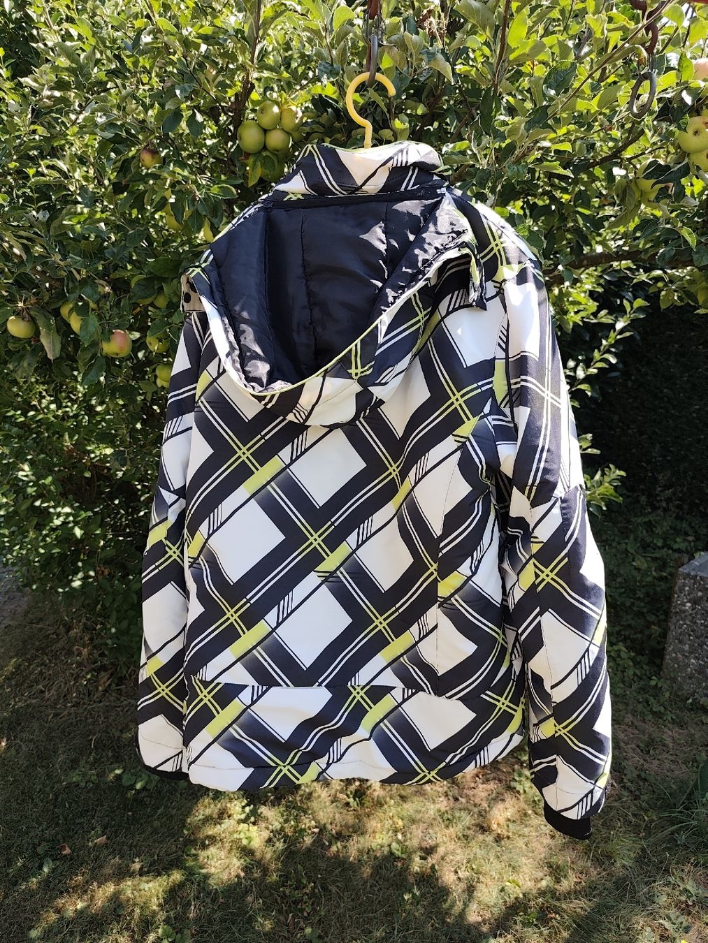 Jacken: Winterjacke mit modischem Design – Gebraucht aus Wallisellen von Maestro01 1