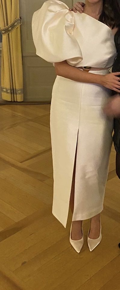 Robes: Cremefarbenes Kleid mit Puffärmel – Neuf (Voir description) à Gebenstorf par sdent 3