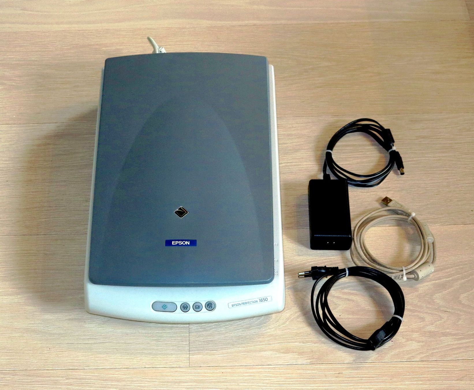 Epson Scanner: Flachbettscanner – Usato da Adliswil venduto da Mondschei3