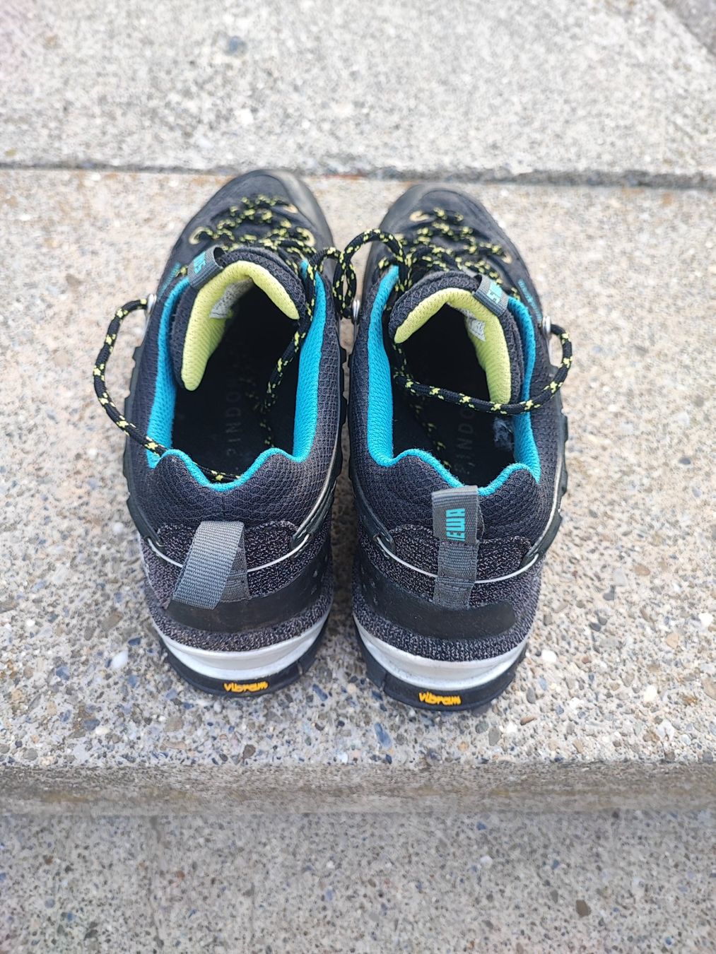 Salewa Scarpe da donna: Wanderschuhe Salewa AlpineXtrem Gore-Tex schwarz – Usato da Grabs venduto da Margelchopf1 2