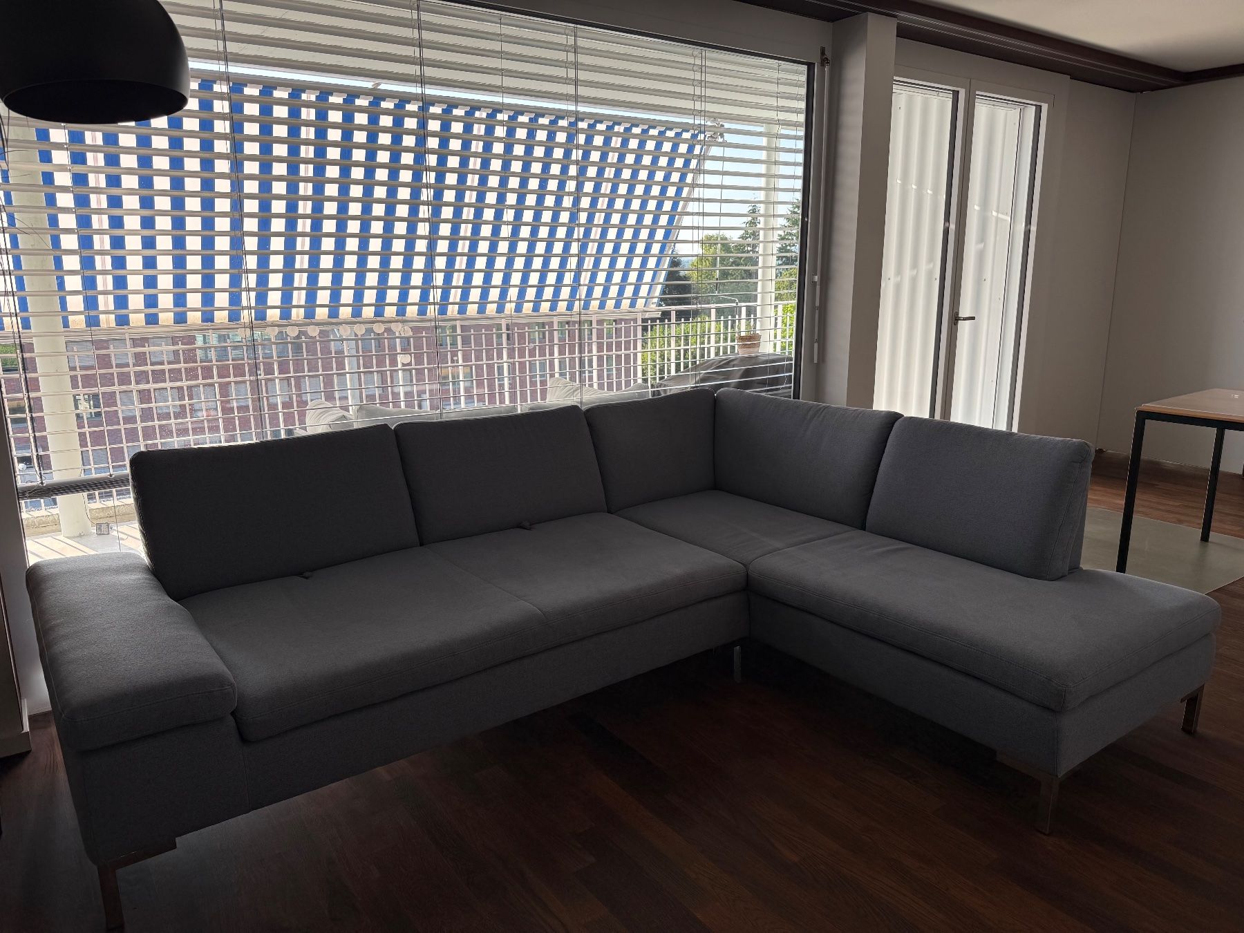 Sofas: Ecksofa aus Stoff, grau – D'occasion à Zug par snowwhite5 1