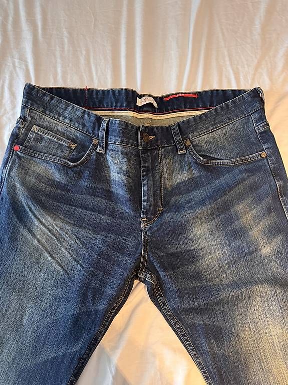 Jeans: Blaue Jeans S.Oliver – Usato da Regensdorf venduto da Jazmyn307 1