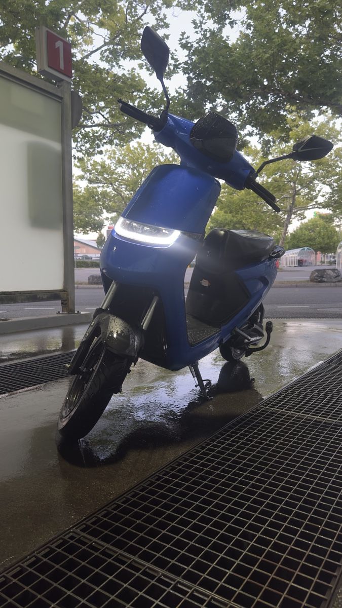 Scooter: 25 km/h e-Roller Super günstig/zustand – Usato da Urtenen-Schönbühl venduto da Bettinabra