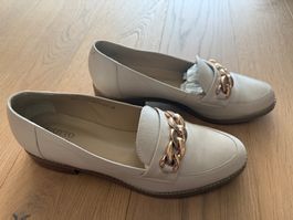 Loafer Grösse 39 mit Kettendetail beige neuwertig