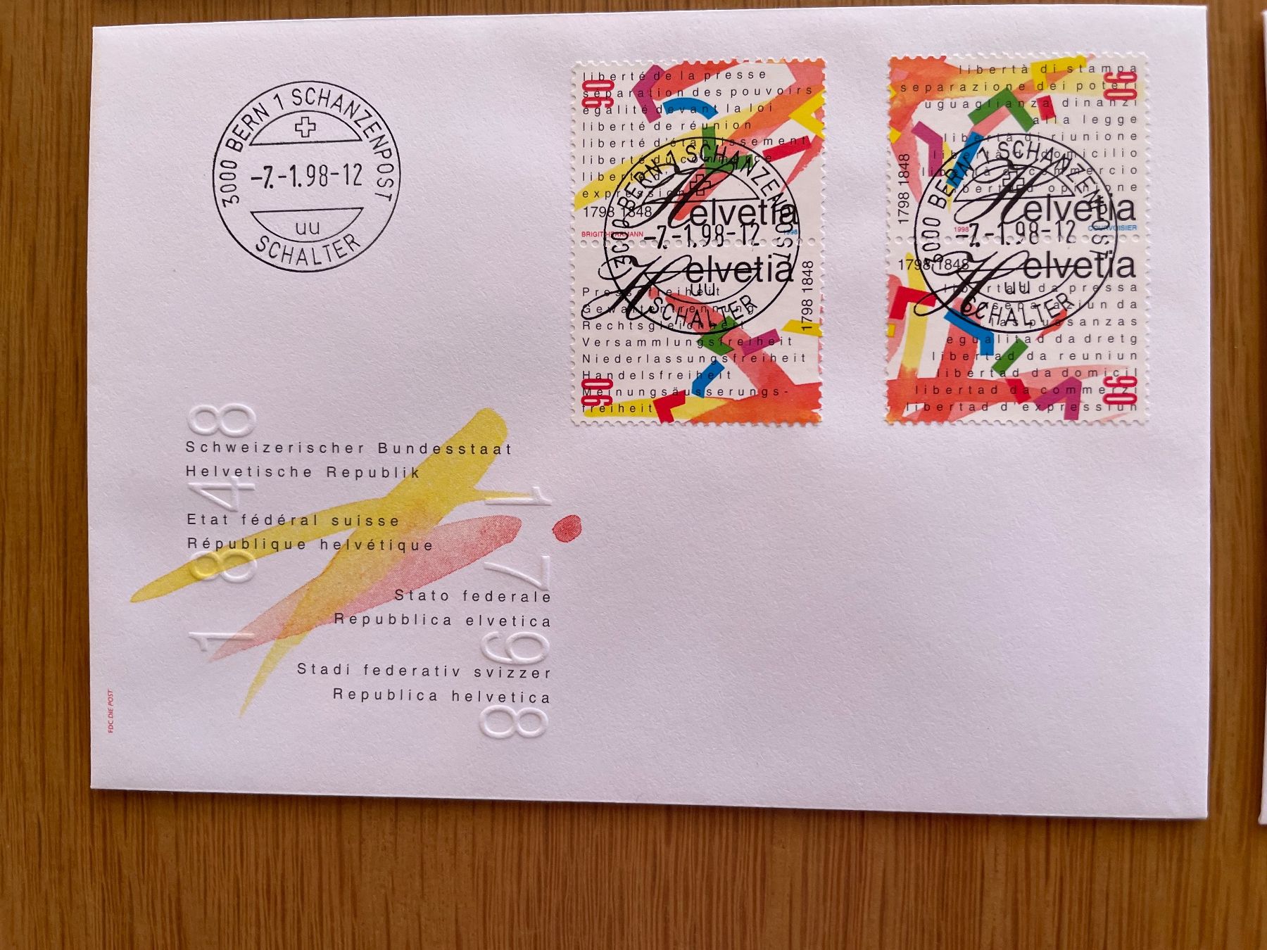 Tous les timbres: 4 doc. différents, 1er j, parfait état – D'occasion à Sonceboz-Sombeval par Comment2 3