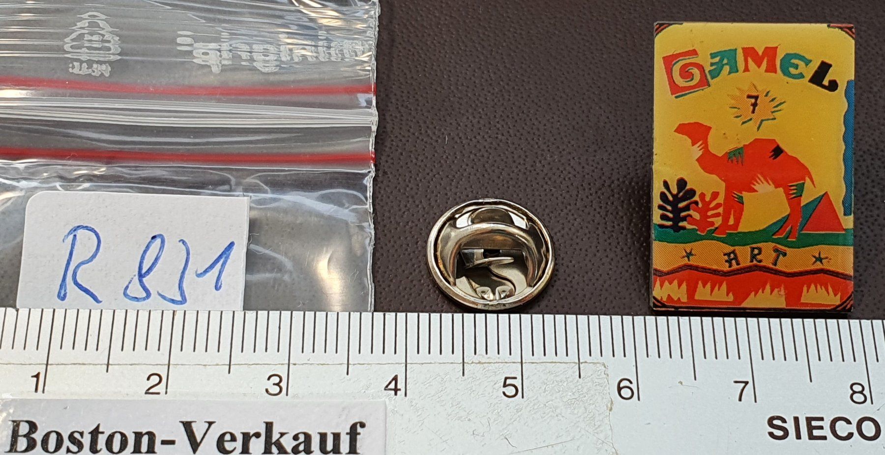 Plaketten & Abzeichen: R831 - Pin 80 Jahre Camel / Art 7 – Gebraucht aus Reinach BL von Boston-Verkauf 1
