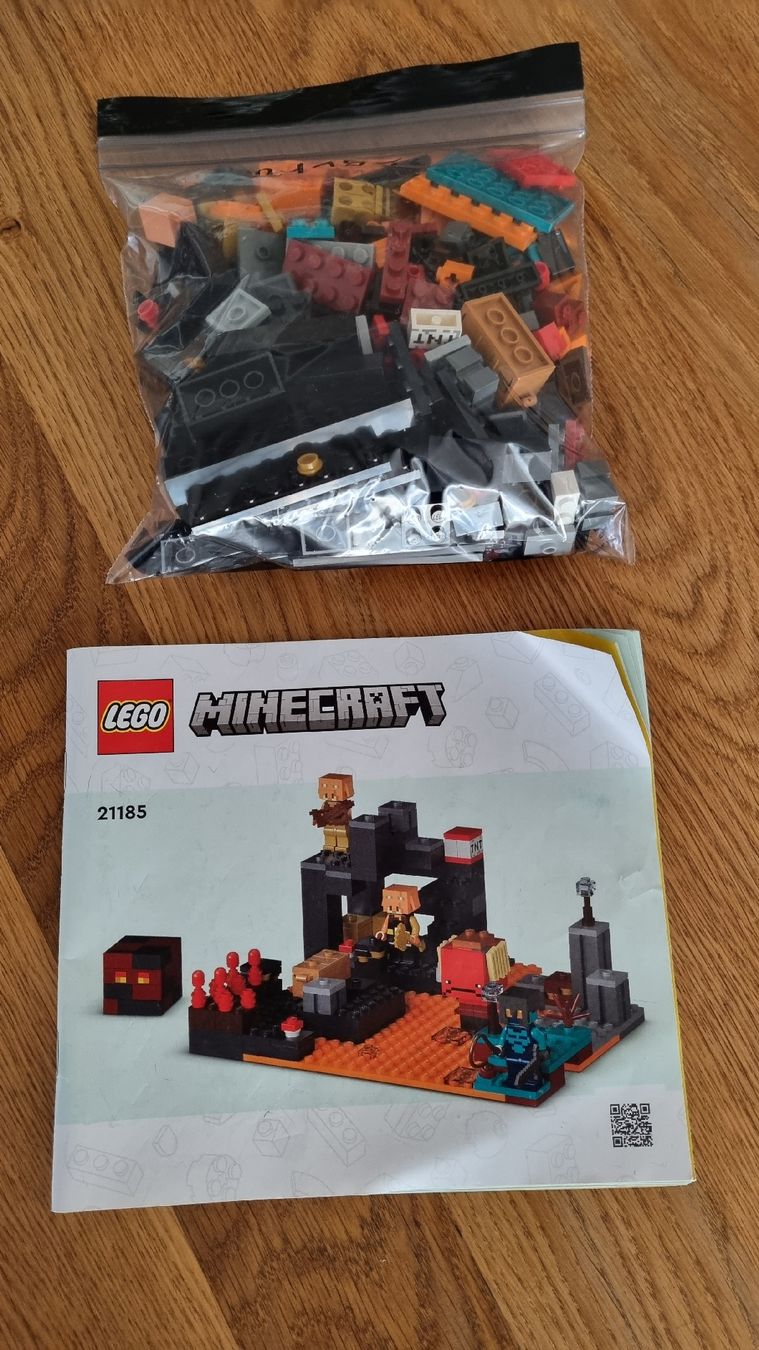 Lego Kit di costruzioni: Lego Minecraft 21185 – Usato da Jonschwil venduto da germann32