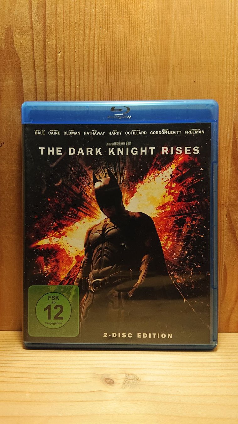 Tutti i DVDs: BATMAN The Dark Knight Rises Blu-Ray – Usato da Wilderswil venduto da Exebub