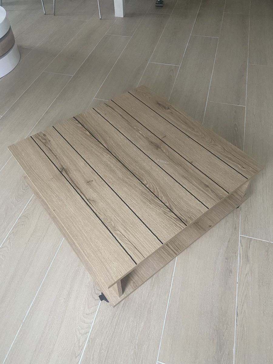 Tavoli: Table basse carrée, bois clair, design moderne ✨ – Usato da Delémont venduto da bou_26 2
