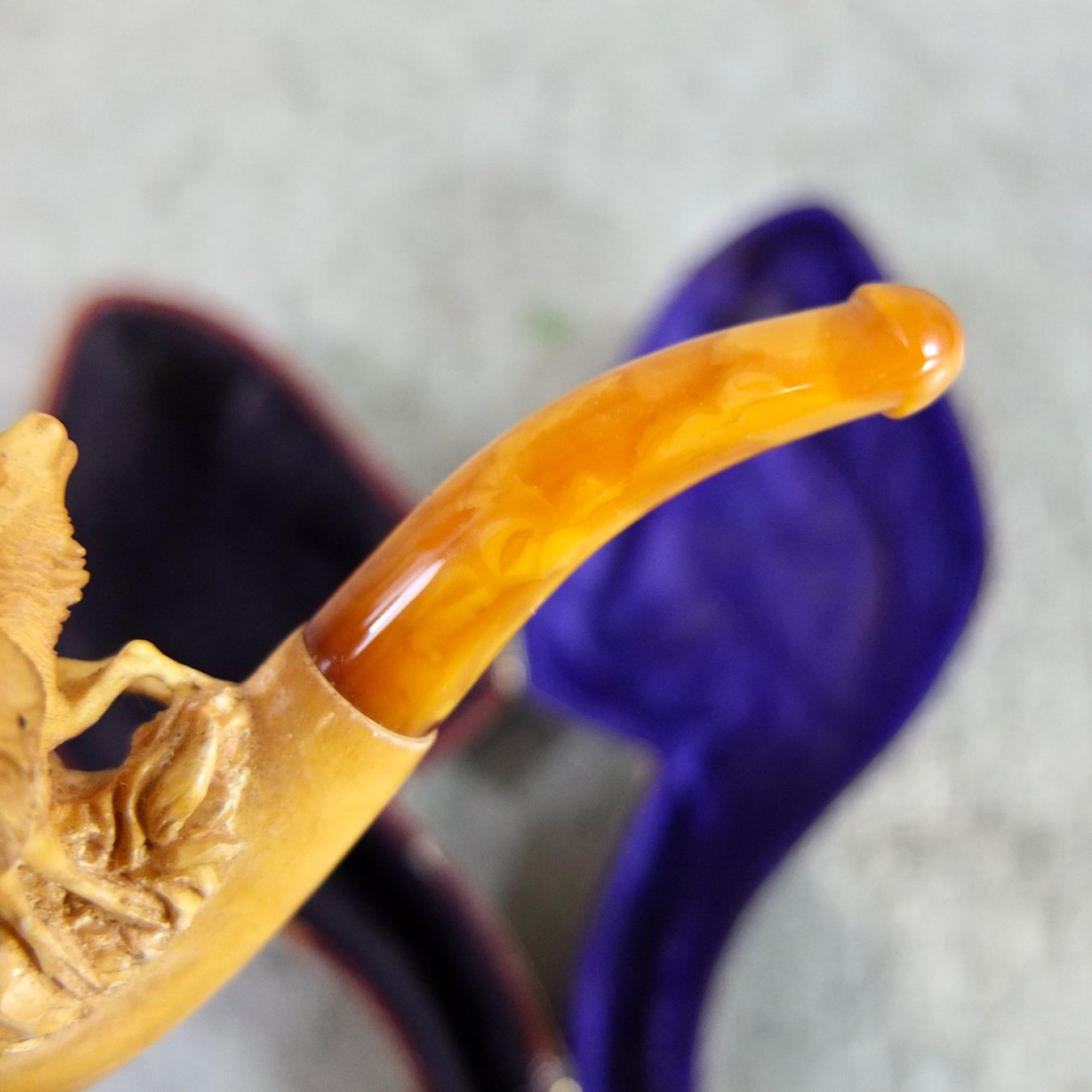 Pipe & Accessori: Antike Meerschaumpfeife mit Hirsch-Schnitzerei – Usato da Basel venduto da Brocki-auf-dem-Wolf 7