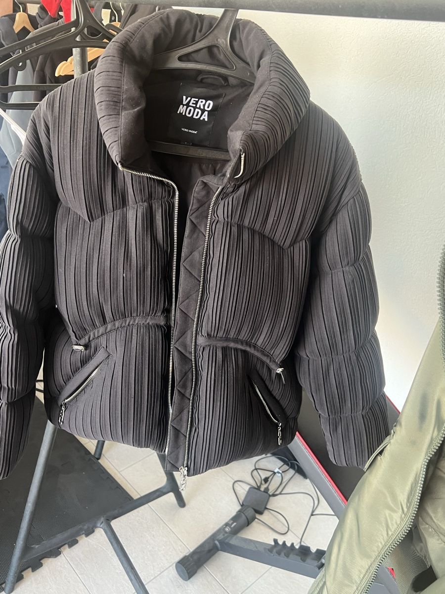 Vero Moda Manteaux: veromoda doudoune – D'occasion à Dompierre FR par lir_587q