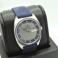 Montre Bulova Accutron Day Date vintage
