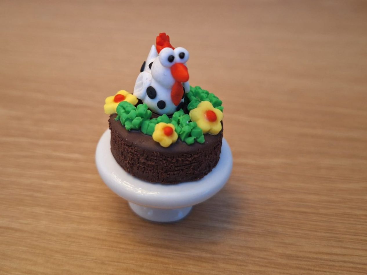 Case e mobili per bambole: Handmade Huhn Torte mit Tortenplatte – Nuovo (secondo la descrizione) da Zürich venduto da HandmadeTinyFood 1