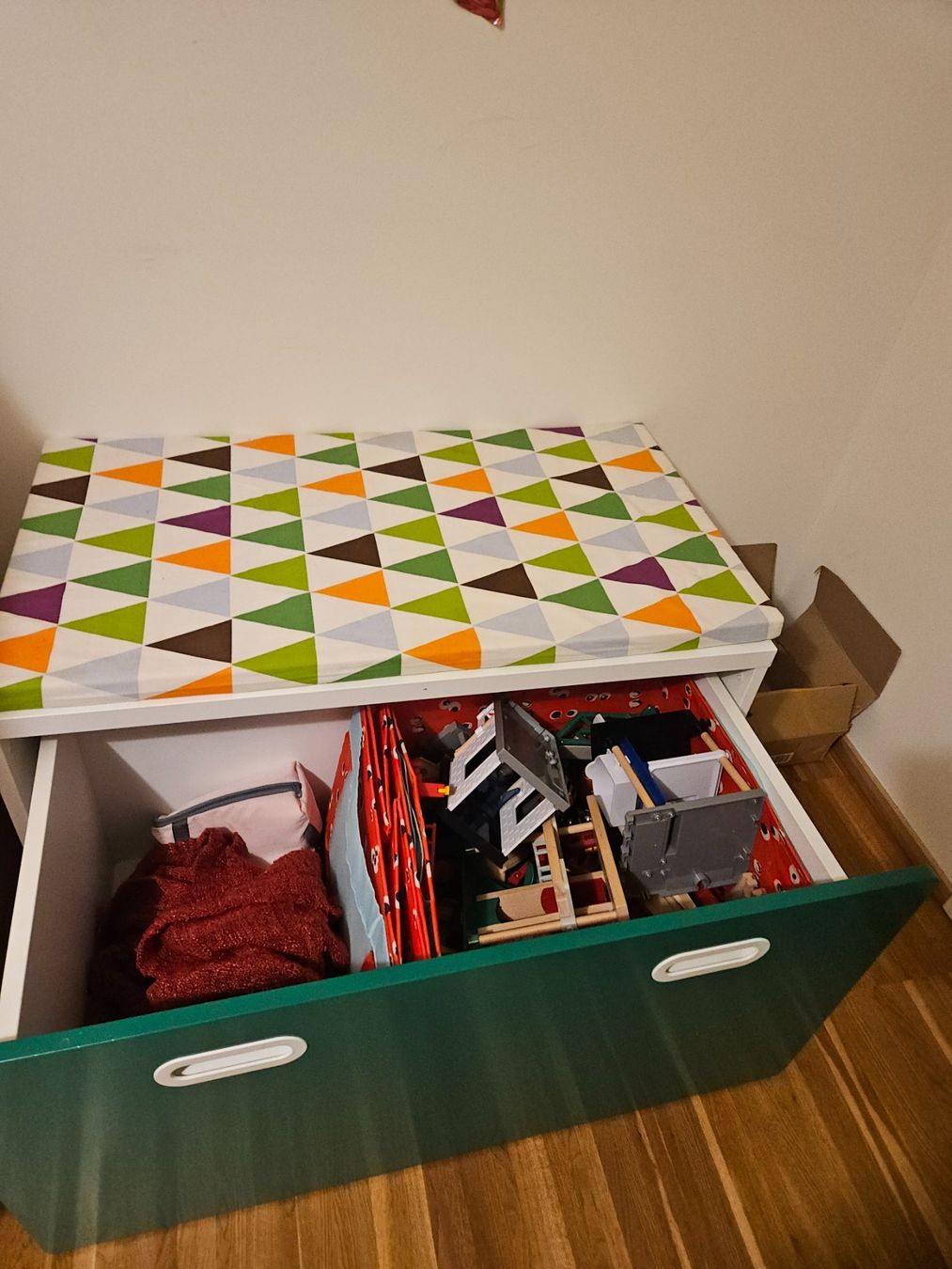 Kommoden: SMÅSTAD - Ikea Spielzeugkiste – Gebraucht aus Zürich von enricaa 1