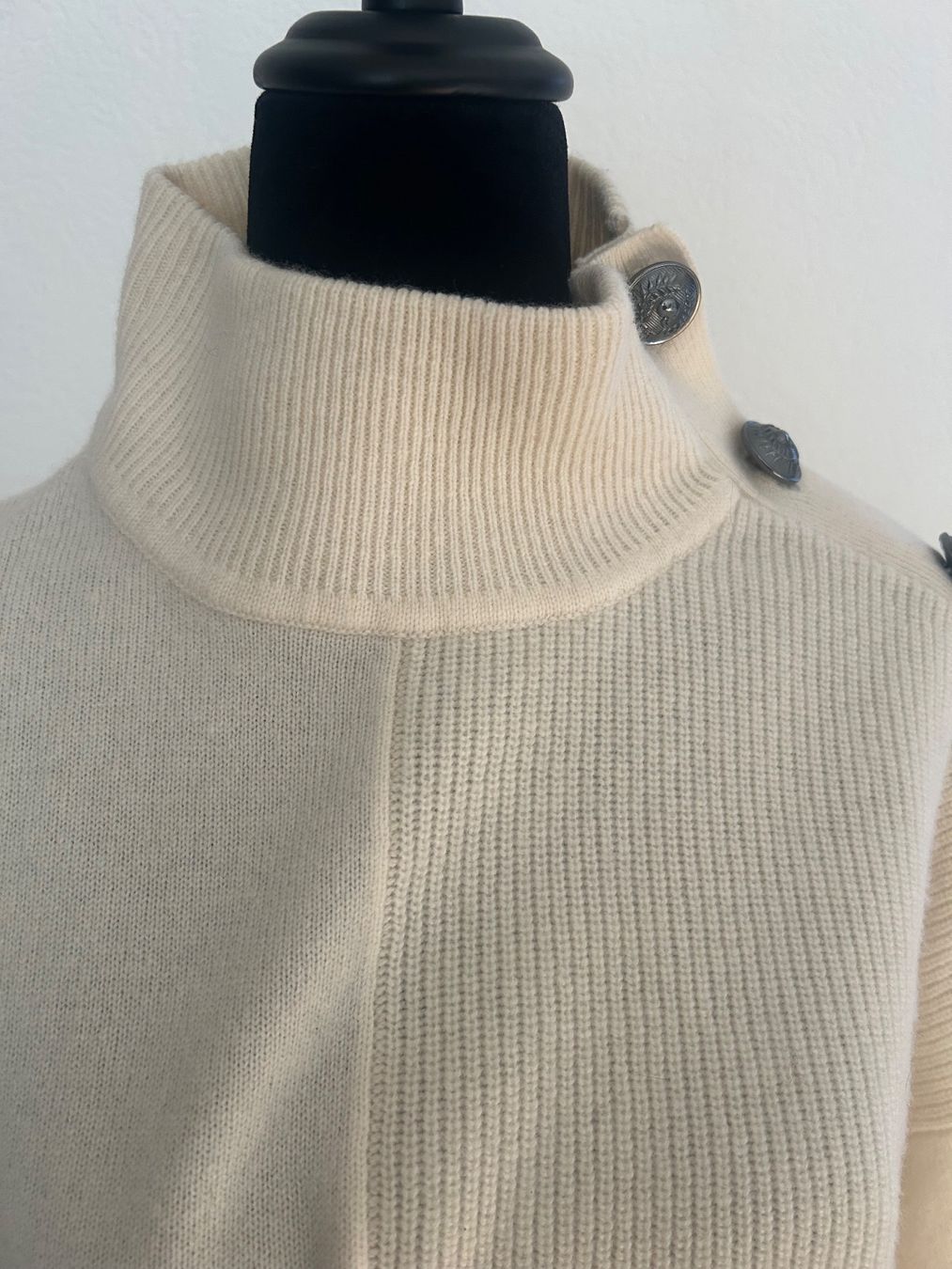 IKKS Pulls & Sweat-shirts: IKKS pull blanc cassé – D'occasion à Val-d'Illiez par Dombou 1
