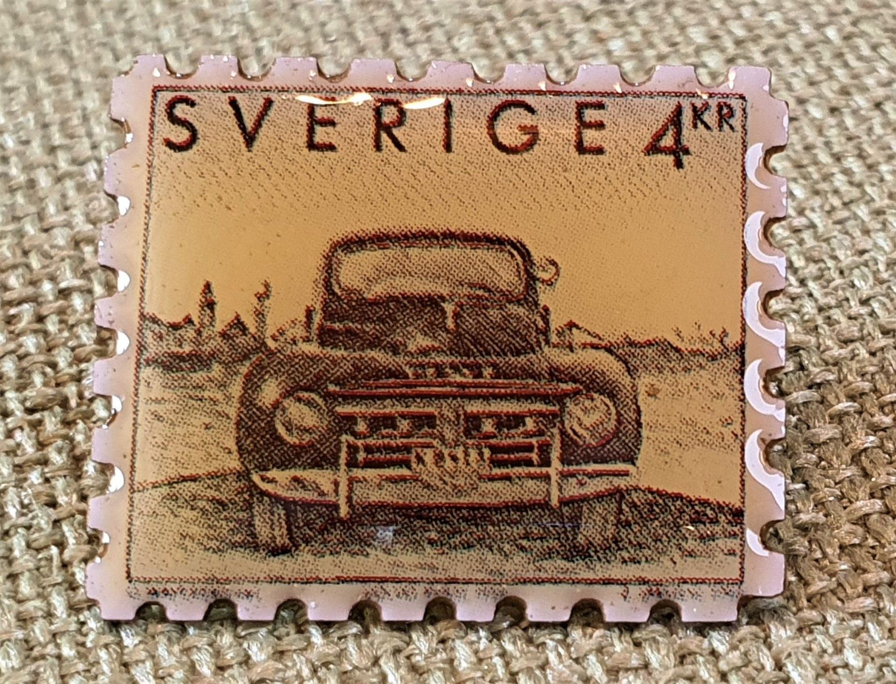 Plaketten & Abzeichen: A790 - Pin Briefmarke Sverige 4 KR – Gebraucht aus Reinach BL von Boston-Verkauf