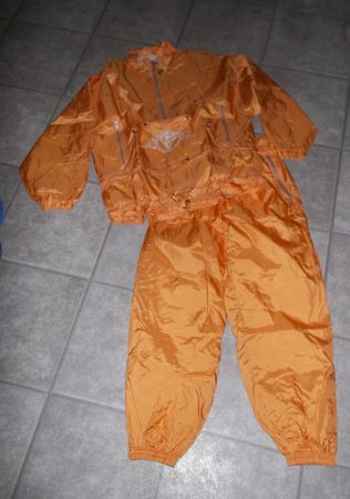 lässiger Damen Trainingsanzug Grösse 38
