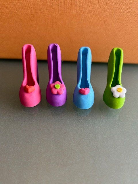 Altro in Scrittura & Disegno: Radiergummiset "Absatzschuhe" – Nuovo (secondo la descrizione) da Hirzel venduto da chn_vq9y 1