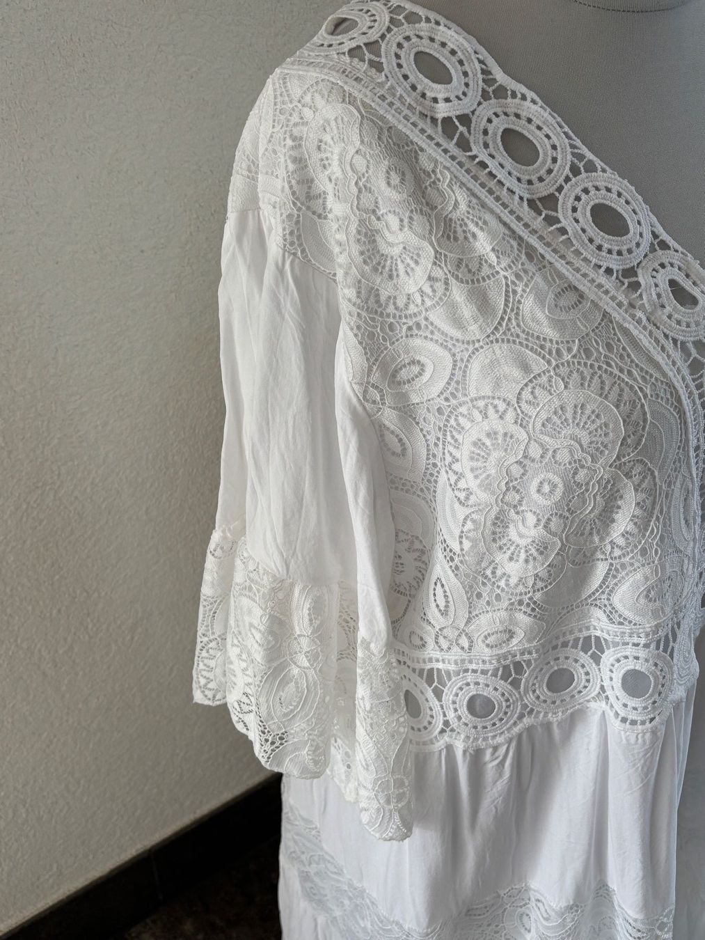 Vestiti: Robe de plage, blanche, taille unique,excellent état – Usato da Bassecourt venduto da keenfind 1