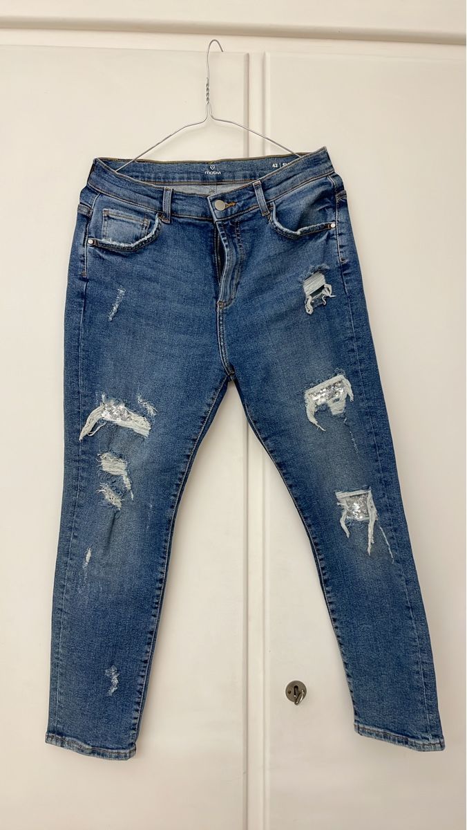 Jeans: Jeans strappati con paillettes – D'occasion à Cagiallo par Misschiacci-