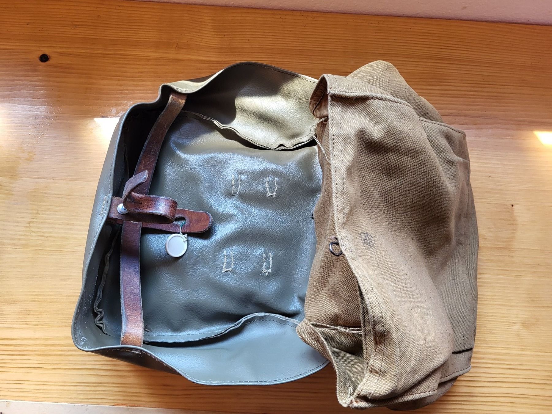 Schweizer Armee Borse: Schweizer Armee Ledertasche – Usato da Egliswil venduto da rom_gd6f 1