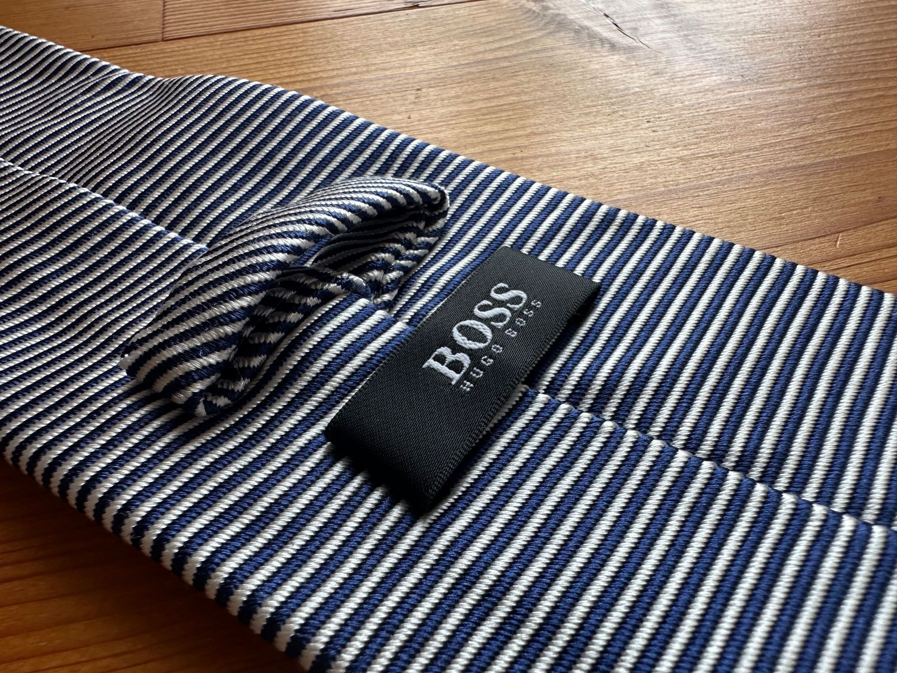 Hugo Boss Cravatte: HUGO BOSS Krawatte reine Seide – Nuovo (secondo la descrizione) da Gersau venduto da Sidharta7 2