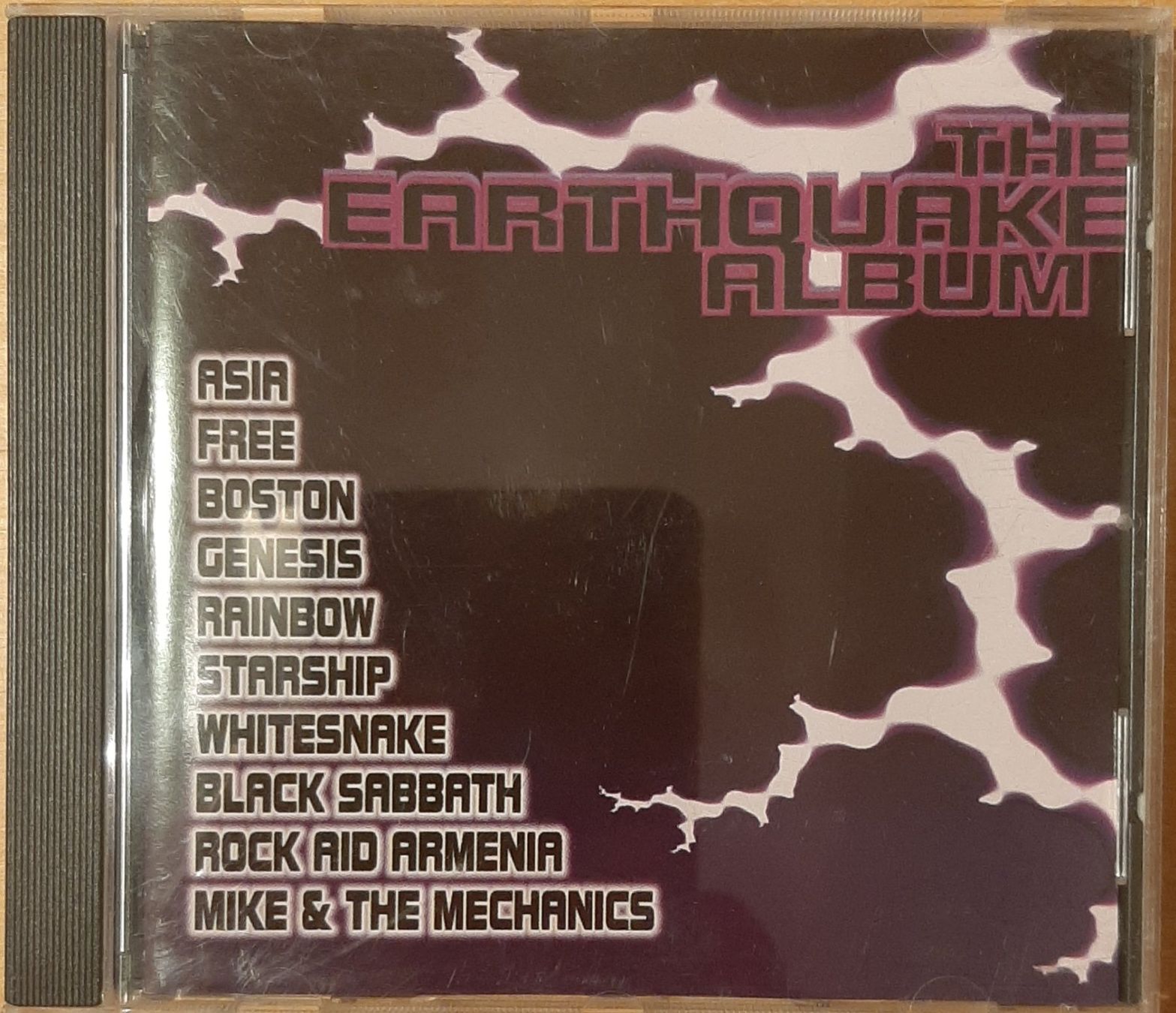 CD: The Earthquake Album, CD, Rock Compilation, Sampler – Usato da Amriswil venduto da Celini3