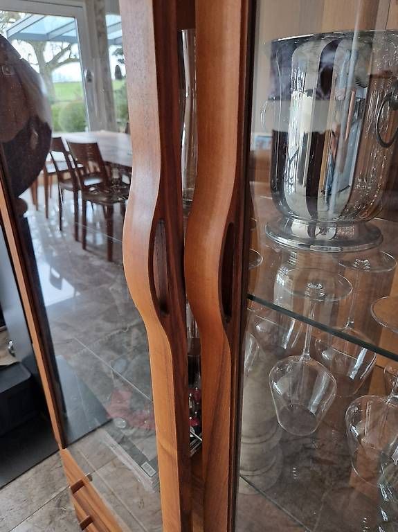 Vetrine: Moderne Nussbaum Vitrine – Usato da St. Gallen venduto da Rene123 2