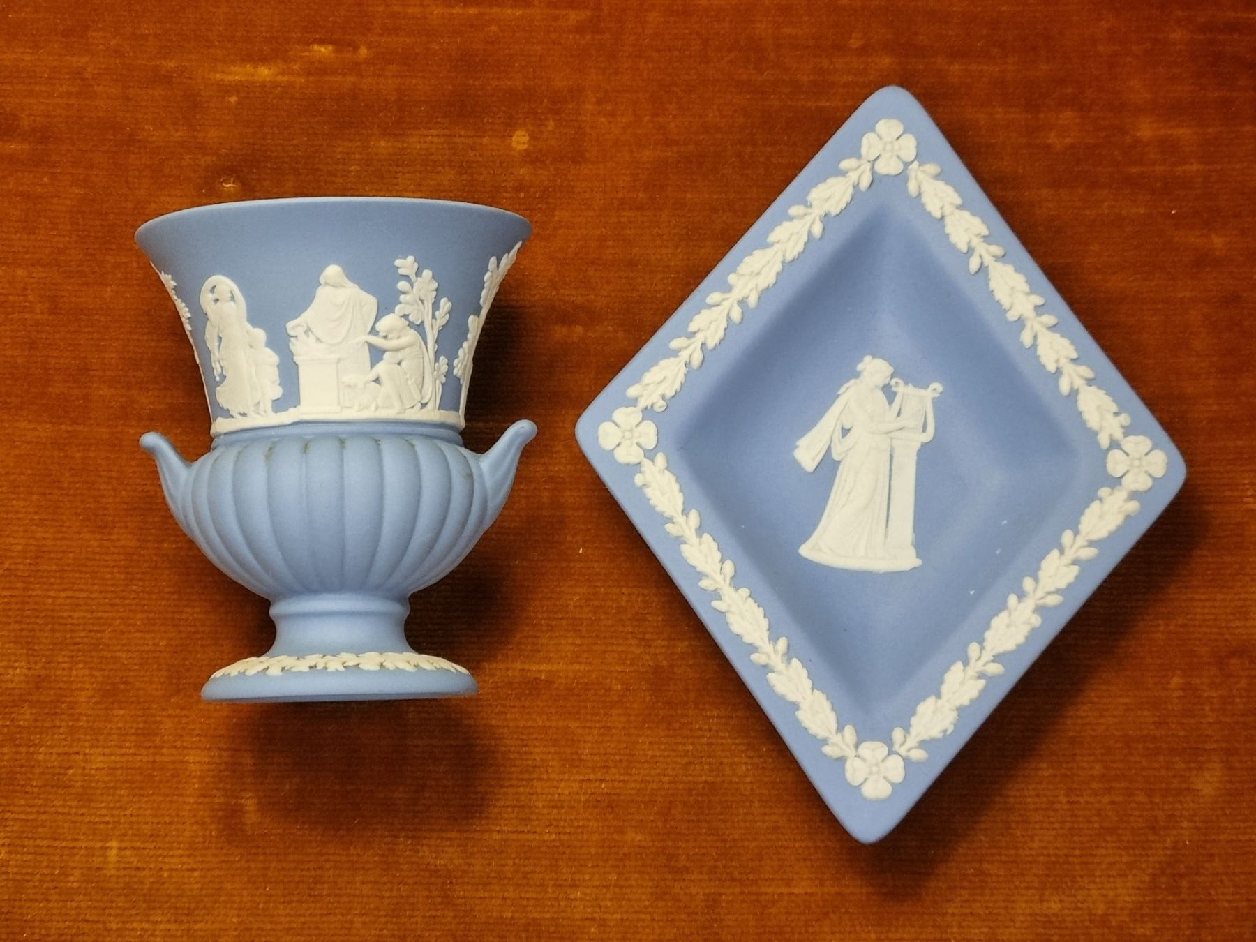 Wedgwood Vasen & Gefässe: Wedgwood Jasperware Set, Vase & Schale, blau – Gebraucht aus Scharnachtal von devin03