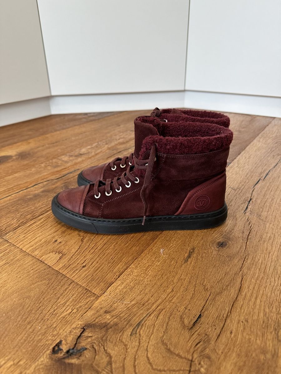 Chanel Chaussures femmes: Chanel boots , size 39 – D'occasion à Küssnacht am Rigi par hor_dpb7