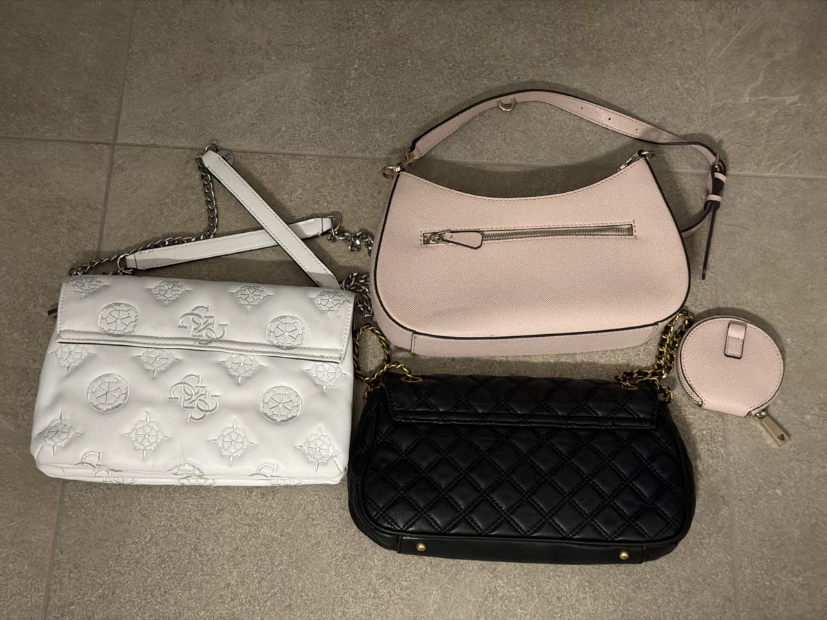 Guess Borse da donna: Tasche Guess Bundle Lot  – Nuovo (secondo la descrizione) da Massagno venduto da pokecoach 1