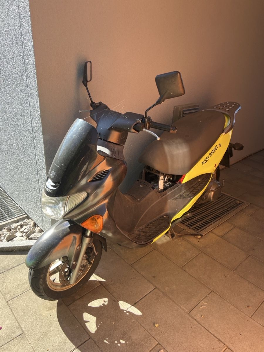 Suzuki Strasse: Suzuki Roller gebrauchter Zustand – Gebraucht aus Zeglingen von len_s2q7