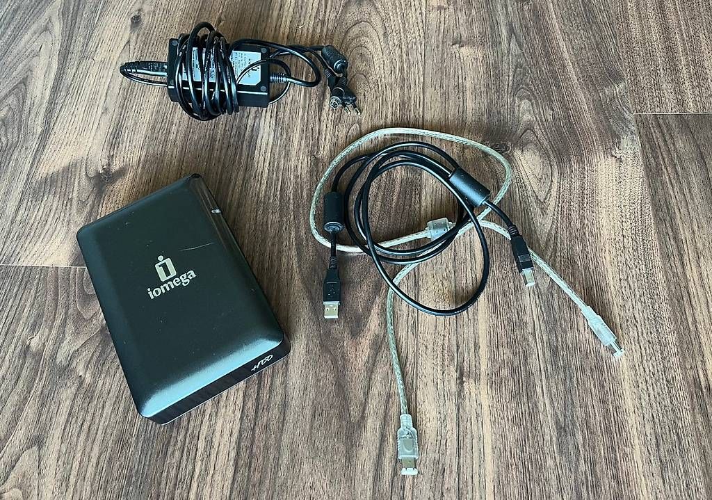 Dischi rigidi: Iomega Festplatte 124 GB – Usato da Rotkreuz venduto da jrg_lwn8