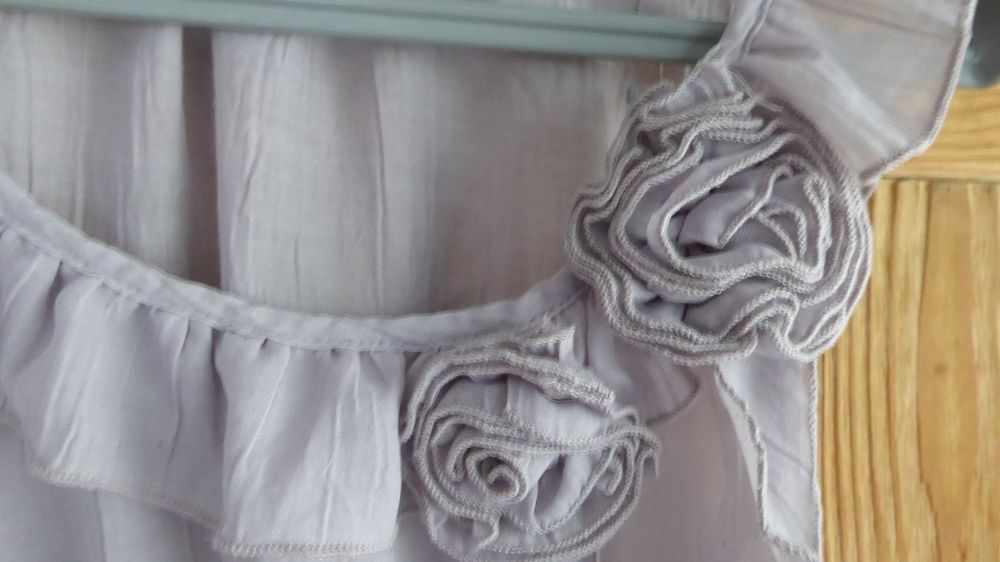 Violettes Top mit Rosen | Kaufen auf Ricardo