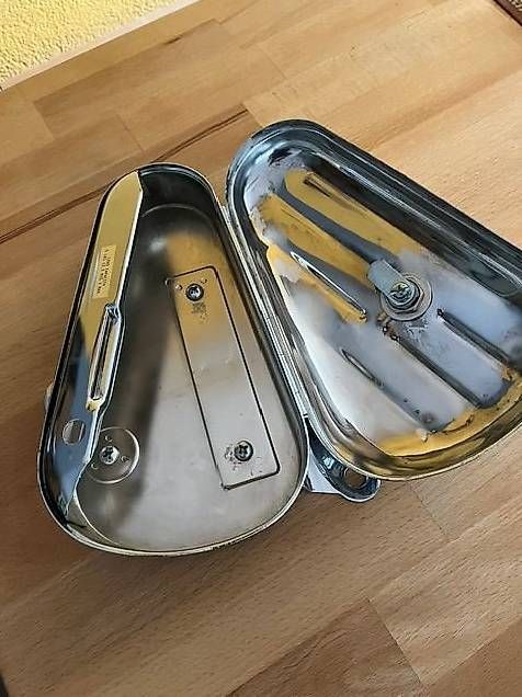 Harley-Davidson Tutti i ricambio per moto: Harley  Wekzeugbox Rechte Seite – Usato da Zollikofen venduto da Klausgrblau 2
