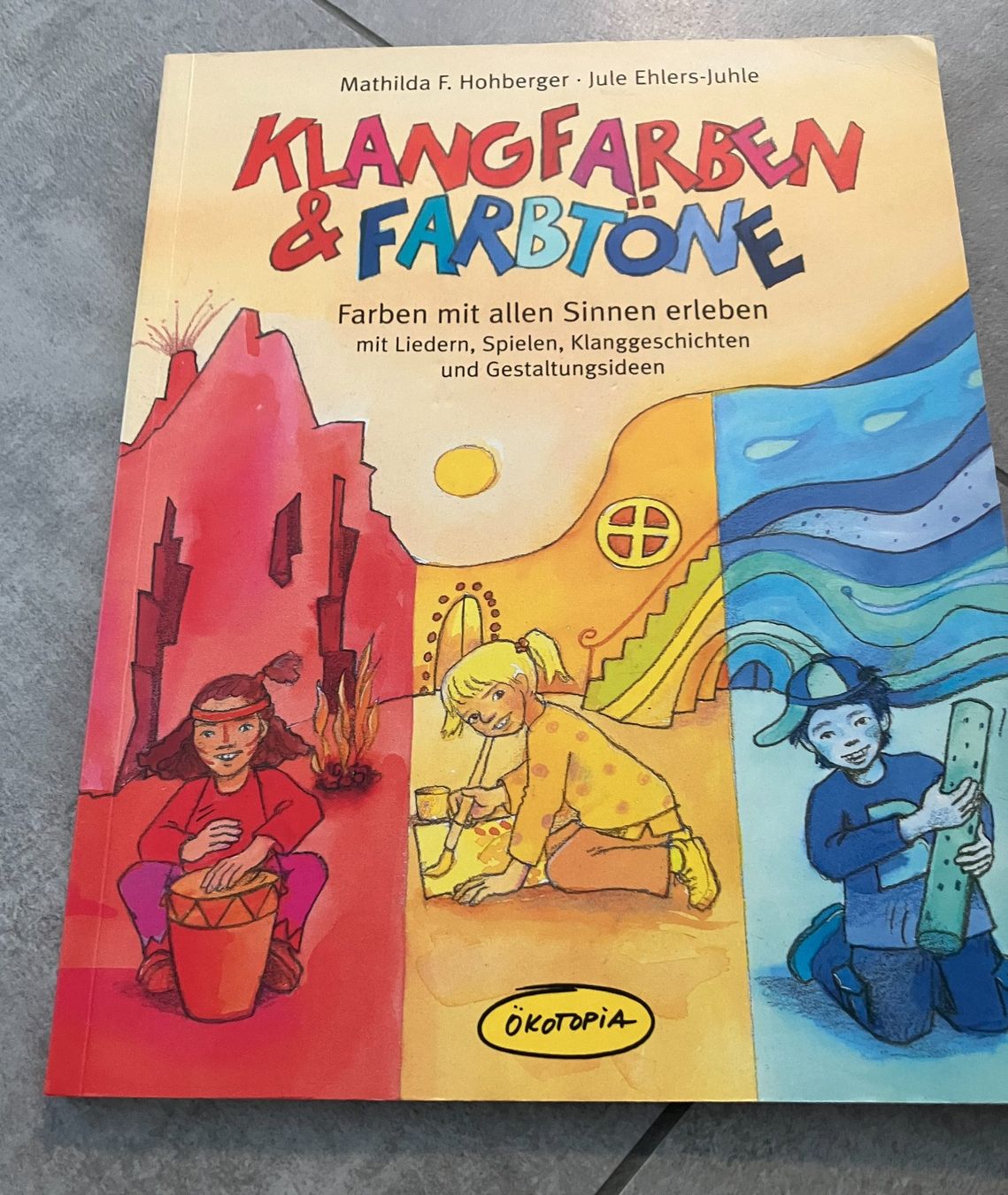Libri: Klangfarben & Farbtöne: Kinderbuch – Usato da Seuzach venduto da lambstar121