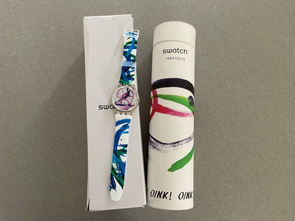 Swatch FLYING PIG BY MS. PIGCASSO SUOZ299S (Neu (gemäss